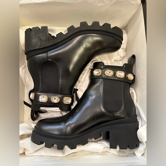 Gucci black leather boots with jewels - Picture 1 of 11